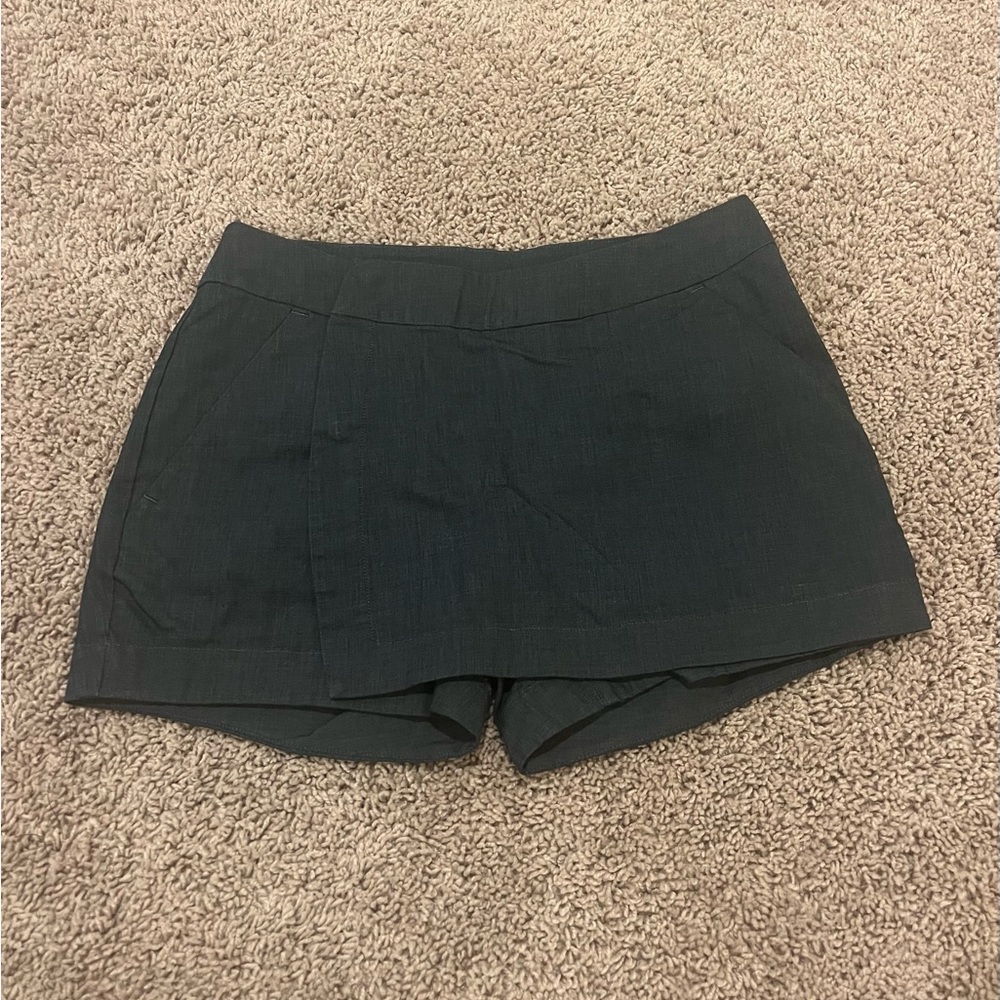 Arc’teryx A2B Skort in Dark Grey Size: 4